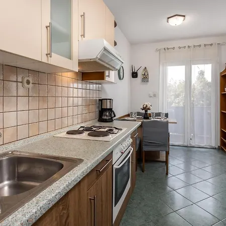 2 Bedroom In * Lopar