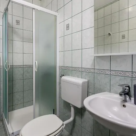 Apartment 2 Bedroom In *