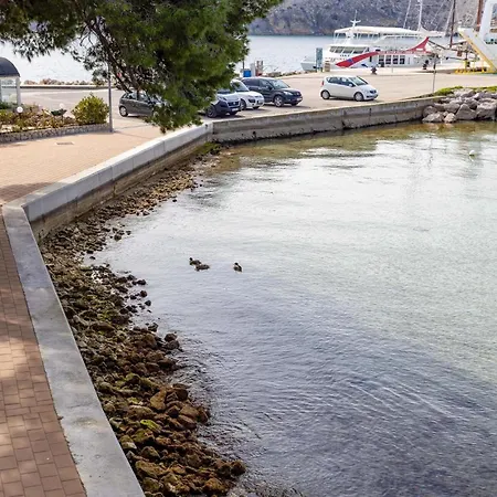 2 Bedroom In * Lopar