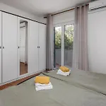In With House Sea View *