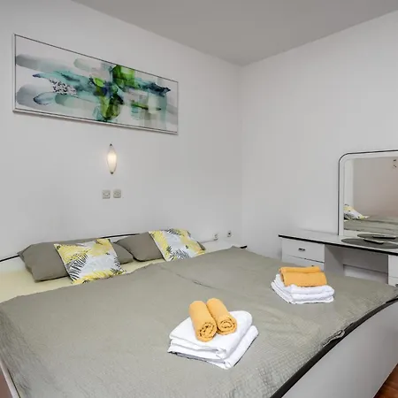 Apartment In With House Sea View *