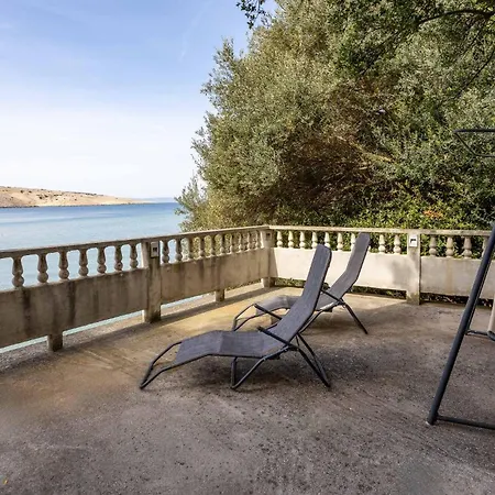 2 Bedroom In * Lopar